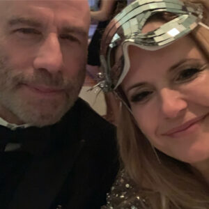 Kelly Preston Instagram - Happy New Year!!! 🎉  @johntravolta
