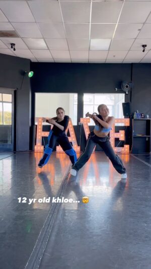 Kelly Sweeney Instagram - learned and executed in an hour. this girl has grown soooo much… love you @khloekwon !!! 🔥
#kellysweeneychoreo #icespice #talentedkids