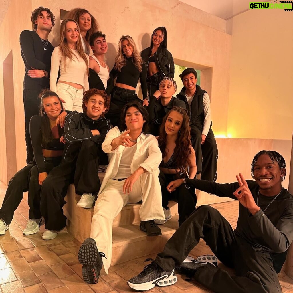 Kelly Sweeney Instagram - I choreographed a music video for @nike & @yasmeenx alongside @gabedofficial @tahaniariel 🫶🏻 full video is on steezy’s youtube channel. super grateful to have been given this opportunity, shoutout to @steezystudio for everything and @nike for the new airmax dn shoes!!! also a big thank you to the incredible cast of dancers, yall made this process so easy and fun. until next time 🤞🏻❤️ cast of dancers: @red418 @halle.pitman @romeoblancoofficial @_ryanpopo @jadendbarba @jadynhernandezz @alyshapercy @riannapepe @darriosooe._ @jayyhancock #kellysweeneychoreo #nikexsteezy #nike