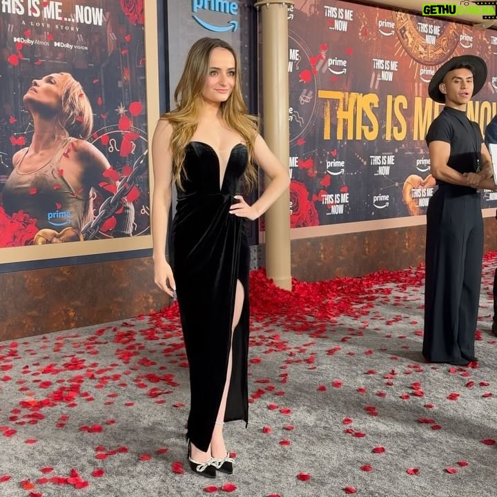 Kelly Sweeney Instagram - #thisismenow world premiere 🥀 thank you @jlo @primevideo @primerolatino @amazonstudios 🫶🏻