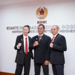Kelly Tandiono Instagram - Members of Federasi Triathlon Indonesia 2023-2027 INDONESIA JUARA 🇮🇩🇮🇩💪💪 . International Relations team @ditaaghata @kelly_tandiono @benyus . 📸 @bow_motret . #PPFTI #IndonesiaTriathlonFederation #InternationalRelations