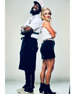 Kelsey Barnard Clark Instagram - T O N I G H T me and the king go head to head in a quite epic battle. I was there, I would know. Y’all don’t wanna miss the fun.

#TournamentOfChampions Season V on @foodnetwork TONIGHT at 8/7C or @streamonmax