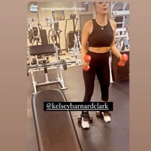 Kelsey Barnard Clark Instagram - Two things I’m currently thrilled about : this @tjmaxx @jessicasimpsonstyle scalloped set and the fact that I’m in town an entire 3 weeks to be able to work out in it . That’s all bye y’all.