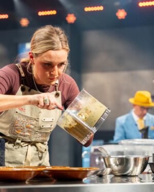 Kelsey Barnard Clark Instagram - T O N I G H T me and the king go head to head in a quite epic battle. I was there, I would know. Y’all don’t wanna miss the fun.

#TournamentOfChampions Season V on @foodnetwork TONIGHT at 8/7C or @streamonmax