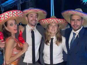 Kendra Santacruz Instagram - Había una vez…
Una grandiosa boda entre Stephano y Mafer Santa Cruz García 😍
Pequeños fragmentos del día 6 de Noviembre 
Love you all!! 😍💜💜