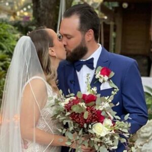 Kendra Santacruz Instagram - Había una vez…
Una grandiosa boda entre Stephano y Mafer Santa Cruz García 😍
Pequeños fragmentos del día 6 de Noviembre 
Love you all!! 😍💜💜