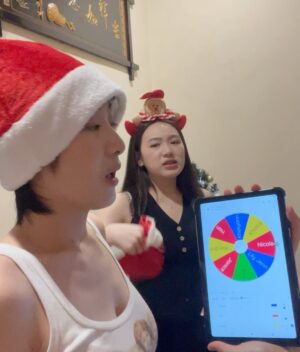 Kendra Sow Instagram - 🍯🦦🪅💖🎄