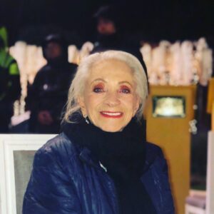 Kenia Gascón Instagram - Mi hermosa madre, #TaraParra en acción. #lanoviademimejoramigo #celsogarcia