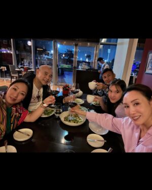 Kenix Kwok Ho-Ying Instagram - 🎂Happy Birthday to my perfect husband ❤️❤️❤️ Grateful to celebrate with our dearest friends, wishing all healthy and forever happiness ! 🎉🎉🥳🥳🍷🍷
#烹調非常到位
#肉質鮮嫩多汁
#delicious
#steak_ribs_lobsterburger
#encore再encore
#marriotthotel