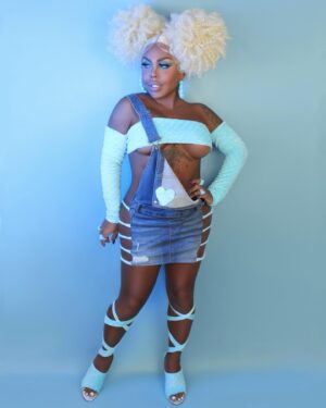 Kenya Michaels Instagram - Bubbles🌀Burbuja
 Powerpuff Girls

Abilities: Flight, Super strength, super speed, laser eyes,  x ray vision, sweet and dangerous 

 Makeup
🌀Face🌀
@onesize Secure the blur primer
@juviasplace I am Magic Kampala 340 Foundation
@juviasplace I am Magic Concealer 19 
Contour 
@juviasplace I am Magic Foundation Stick Zambia
@onesize Ultimate Setting powder Translucent/Deep
@juviasplace The Saharan Blush Vol 2 
@onesize On til Dawn Setting spray

🌀Eyes🌀
@morphebrushes 18A Blue ya Away Palette
@nyxcosmetics Matte Liquid Liner
@milkmakeup kush mascara
@ardellbeauty Wispies Lashes

 🌀Lips🌀
@dragunbeauty Matte liquid lips Whorechata

#powerpuffgirls #puertorico #bubblespowerpuffgirls #halloween #halloweencostume #cosplay #cosplaygirl #powerpuffgirlscosplay #halloween2021 #onesizebeauty #dragunbeauty #juviasplace #morphebabe #morphebrushes #costumedesign #creativephotography