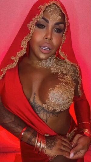 Kenya Michaels Instagram - Sad Girlz Luv Money X Bollywood

Im obsessed with with this cover as soon as I heard that version I knew I had to do the outfit for it

Outfit by Me
Song Cover @leokalyan 
Original song @amaarae @kaliuchis