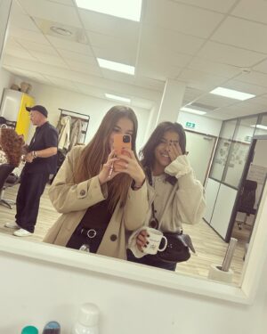 Kenza Saïb Couton Instagram - OCTOBER 🎀🍂 #octoberdump