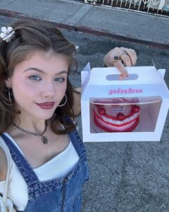 Actress Kerri Medders HD Instagram Photos and Wallpapers January 2024