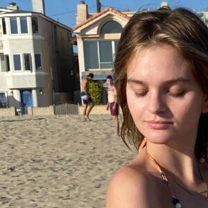 Kerris Dorsey Instagram - socially distant but they still interested 😘😘😘😘