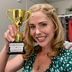 Kerry Butler Instagram - It’s our 500th performance of @beetlejuicebway And  I won the prize for doing the most performances!!! I love winning things!  Including our DC run I have done 550 performances of #beetlejuice!!!! I would like to thank my family for being okay with me being gone so much of the time🤪  And apologize to friends and family  for all the big life events I have missed- but now you can see it was all to win this prize. 😂  Happy 500 shows to @beetlejuicebway