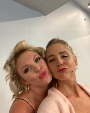 Kerry Butler Instagram - In a life imitating art moment I jumped into the SMASH reading midway through rehearsals.  Wow!  It is going to be amazing!  Such fun reuniting with so many friends!  And getting to sing this incredible music by @marc_shaiman and @scottwittman .  For those saying they can’t wait to see ME.(so sweet)  I was just helping out as a temporary replacement- knew that going in. ‘God I’m not a dancer.’ 🎵This was just the first reading and trust you will want to see it with or without me.  #can’tdance #butcamplayadancerinaREADING😂