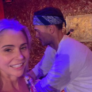 Kerry Butler Instagram - Such a blast trying to remember  #xanadu for @mrcheyennejackson ‘s concert at 54 below!  #stillgotit It was a delight connecting with him and watching his fabulous show!  His show is sold out, but if you get a chance run to see him live!  He is also a recent guest on my podcast Breaking Broadway- so… almost as good as seeing him live 😂@broadwaypodcastnetwork He give GREAT self tape tips!  #fyp #cheyennejackson #xanadu #broadway