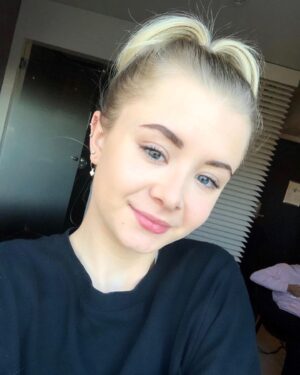 Kerry Ingram Instagram - oui oui, bonjour🇫🇷