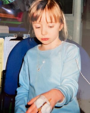 Kerry Ingram Instagram - Happy wishbone day! Today is the day we wear yellow to raise awareness for #OsteogenesisImperfecta, a genetic condition I was born with that causes bones to break easily along with many other side effects and challenges.

The third picture is of me at 6 weeks old. There wasn’t much information on OI at the time, which led to my mum being accused of abuse before someone familiar with the symptoms recognised it and had a diagnosis. Doctors at this point had no idea which type I had either and all they said was “it can be fatal, if not she probably won’t be able to walk”

well I’m still here and walking! (Maybe even skipping if I’m feeling boujee) - which is thanks to the miracle that is modern medicine (not yoga, like someone on Instagram suggested... or milk, like someone on twitter suggested) - yikes🤦🏼‍♀️ Sending love to all my OI fam 💛 
#wishboneday