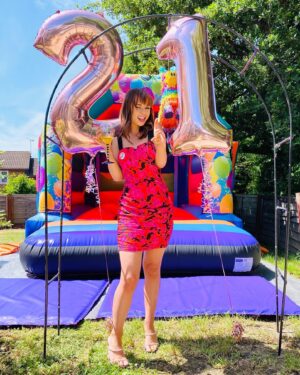 Kerry Ingram Instagram - Was supposed to be in a beach side villa in Ibiza rn but I guess a bouncy castle and piñata in the garden will do😂🥂