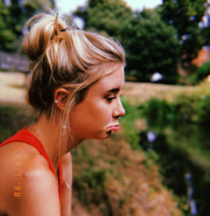 Kerry Ingram Instagram - The butterfly flew away :(