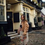 Kerry Ingram Instagram - You can take the girl out of the pub but ya can’t stop her posing in front of one x