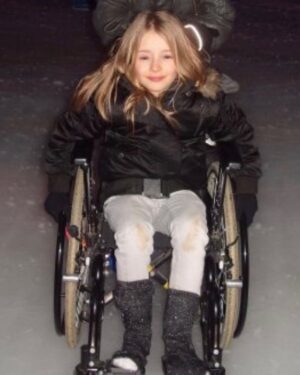 Kerry Ingram Instagram - Happy wishbone day! Today is the day we wear yellow to raise awareness for #OsteogenesisImperfecta, a genetic condition I was born with that causes bones to break easily along with many other side effects and challenges.

The third picture is of me at 6 weeks old. There wasn’t much information on OI at the time, which led to my mum being accused of abuse before someone familiar with the symptoms recognised it and had a diagnosis. Doctors at this point had no idea which type I had either and all they said was “it can be fatal, if not she probably won’t be able to walk”

well I’m still here and walking! (Maybe even skipping if I’m feeling boujee) - which is thanks to the miracle that is modern medicine (not yoga, like someone on Instagram suggested... or milk, like someone on twitter suggested) - yikes🤦🏼‍♀️ Sending love to all my OI fam 💛 
#wishboneday