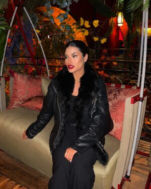 Kethelllen Avelino Instagram - Night em Paris 🇫🇷🖤🩶

#budhabar #paris