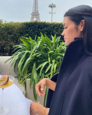 Kethelllen Avelino Instagram - Um feriado diferente 😍🤏🏼🇫🇷🥹✨💕