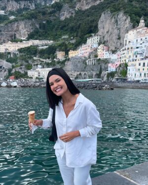 Kethelllen Avelino Instagram - Obrigada por tornar meu sonhos realidade. Te amo, meu noivo❤️✨

Lugar mágico🇮🇹✨
#amalficoast #italia