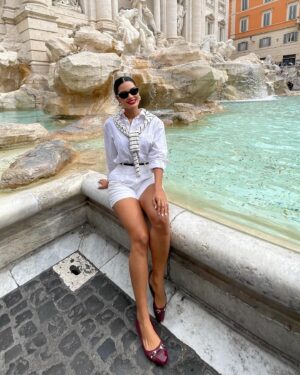 Kethelllen Avelino Instagram - Fontana di Trevi🥹🇮🇹✨
#italia #fontetrevi #fontanaditrevi