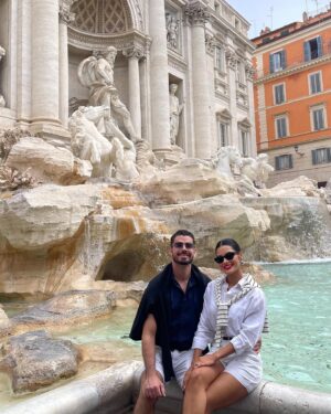 Kethelllen Avelino Instagram - Fontana di Trevi🥹🇮🇹✨
#italia #fontetrevi #fontanaditrevi