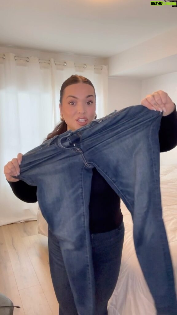 Khate Lessard Instagram - Trouvaille de rêve chez @americaneagle Laisse en commentaire TA trouvaille du moment👀 Tout d’un coup que je découvrirais un nouveau coup de coeur! #jeans #curvyfashion #trouvaille #americaneagle #aejeans