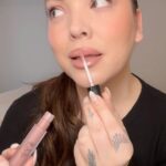 Khate Lessard Instagram - Aujourd’hui je feel «soft Glam» 💅🏻 Mes coups de coeur de la journée : - Gloss @fidia.10cosmetiques - palette Vol.002 de @hauslabs -Crème d’eau de bleuet de @kloranecanada - le contour lèvre NUDE de @marcellecosmetics - Le blush Fire Opal de @hauslabs #makeup #transformation #tutoriel #hauslabs #marcelle #klorane