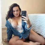 Khate Lessard Instagram - Un bel aprem à lire les plus récents messages de mes plus grands admirateurs💗