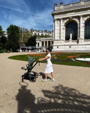 Khatia Buniatishvili Instagram - Merci Paris ❤️☀️ Je t’aime délicieusement, sublimement, profondément. 
Thank you Maestro Jun Märkl and Taiwan Philharmonic Orchestra for wonderful days and evenings and memorable music making.

#paris #france #love #music #art #piano #concert #khatiabuniatishvili