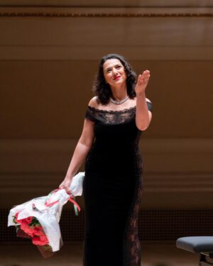 Khatia Buniatishvili Instagram - Carnegie Hall - October 19 2023 

New York - city of « dreams come true », or simply city of dreams..
I deeply, truly, outstandingly love you, New York ♥️ Thank you for letting me in your heart.

Photos n. 1,6,7,8,9,10 @jennifertaylorphotography 

#carnegiehall #newyorkcity #soldoutconcert #recital #sternauditorium #perelmanstage #labyrinth #cartier #art #music #piano #concert #love #life #khatiabuniatishvili