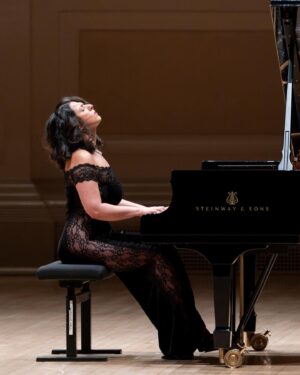 Khatia Buniatishvili Instagram - Carnegie Hall - October 19 2023 

New York - city of « dreams come true », or simply city of dreams..
I deeply, truly, outstandingly love you, New York ♥️ Thank you for letting me in your heart.

Photos n. 1,6,7,8,9,10 @jennifertaylorphotography 

#carnegiehall #newyorkcity #soldoutconcert #recital #sternauditorium #perelmanstage #labyrinth #cartier #art #music #piano #concert #love #life #khatiabuniatishvili