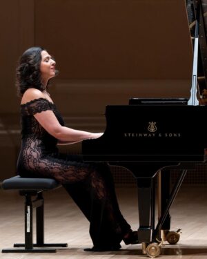 Khatia Buniatishvili Instagram - Carnegie Hall - October 19 2023 

New York - city of « dreams come true », or simply city of dreams..
I deeply, truly, outstandingly love you, New York ♥️ Thank you for letting me in your heart.

Photos n. 1,6,7,8,9,10 @jennifertaylorphotography 

#carnegiehall #newyorkcity #soldoutconcert #recital #sternauditorium #perelmanstage #labyrinth #cartier #art #music #piano #concert #love #life #khatiabuniatishvili