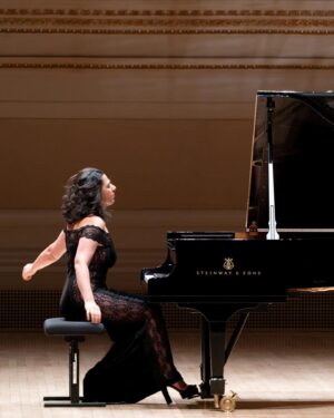 Khatia Buniatishvili Instagram - Carnegie Hall - October 19 2023 

New York - city of « dreams come true », or simply city of dreams..
I deeply, truly, outstandingly love you, New York ♥️ Thank you for letting me in your heart.

Photos n. 1,6,7,8,9,10 @jennifertaylorphotography 

#carnegiehall #newyorkcity #soldoutconcert #recital #sternauditorium #perelmanstage #labyrinth #cartier #art #music #piano #concert #love #life #khatiabuniatishvili