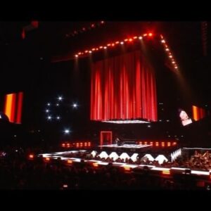 Khatia Buniatishvili Instagram - Le Gala de @piecesjaunes à @accor_arena de #Bercy
pour lever des fonds en faveur de l’association Les Pièces Jaunes et améliorer le cadre de vie des enfants et adolescents hospitalisés ou en souffrance. Un petit geste qui pourrait changer une vie. Merci à tous pour leur contribution ❤️

#piecesjaunes #accorarena #paris #france #brigittemacron #asaprocky #rihanna #orchetrelamoureux #adrienperruchon #gims #tchaikovsky #gautiercapuçon #maroon5 #straykids #blackpink #concert #france2 #liveconcert #music #art #piano #love #life #khatiabuniatishvili