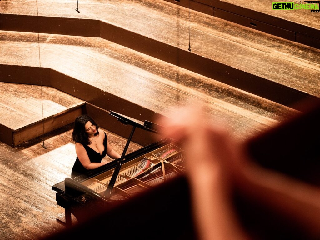 Khatia Buniatishvili Instagram - The magic of Musikverein.. ✨ Danke Wien ♥️ Photos N.:2,4,5,6,7 @julia_wesely_photographer Styled by @arthurmayadoux High Jewelry @cartier #Vienna #Austria #wien #oesterreich #musikverein #goldenensaal #music #art #love #life #piano #concert #solorecital #classicalmusic #cartier #khatiabuniatishvili