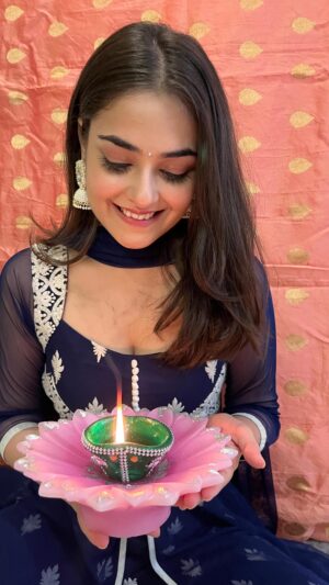 Khushi Mishra Instagram - शुभ दीपावली🪔🙏🏻