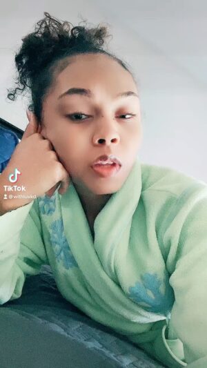 Kiami Davael Instagram - Watch ya mouth 😘

#YepItsLikeThat #BlackGirlMagic #ISaidWhatISaid #Transitions #FaceBeat #SundayVibes