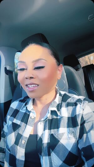 Kiami Davael Instagram - On today’s episode of “In Kiami’s Spirit” - let’s talk about sacrifice. 

Knowing better means we can do better! The work in progress is real .. I believe in it and us! Love y’all and I mean it 😘😘😘😘❤️❤️❤️❤️
