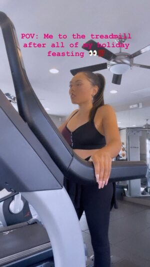 Kiami Davael Instagram - I said what I said. You have 1 job .. let’s get to it 🤝🤣
.
.
.
.
#Workouts #Holiday #Foodie #HolidayWeight #Cardio #WorkoutFit #LetsGetIt #MakeItHappen #SummerBodyLoading