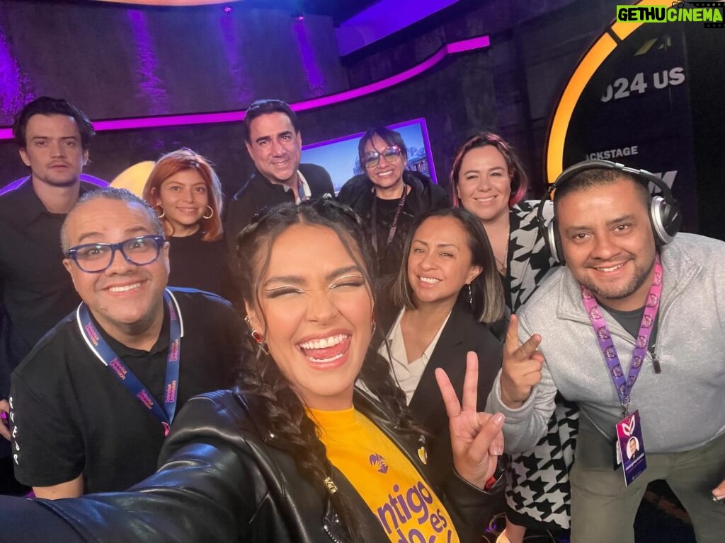 Kiara Liz Instagram - El team de #QuiénEsLaMáscaraUS diciendo presente en @teletonusa por @univision #ContigoTodoEsPosible