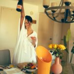 Kiara Liz Instagram – Getting ready for Valentine’s Day 💛

@veuveclicquot @mendezwineselection 

#VeuveClicquot
#LiveClicquot
#ClicquotSolaire