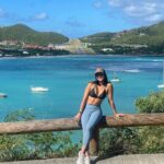 Kiara Liz Instagram - Últimos días del año 🧡
