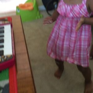 Kiely Williams Instagram - I walk into my mom's house to this. Lol #babycheetah